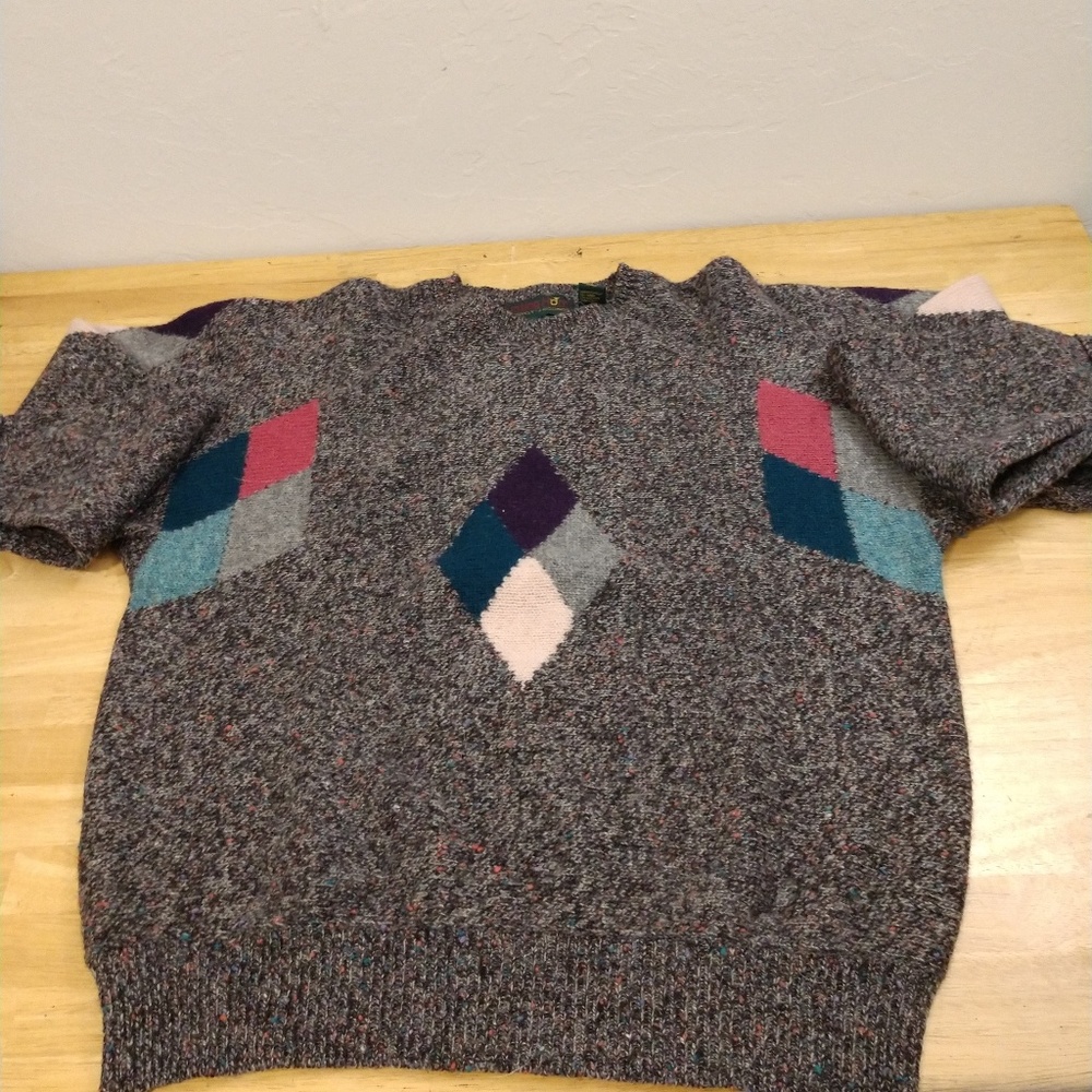 Hunting horn sweater